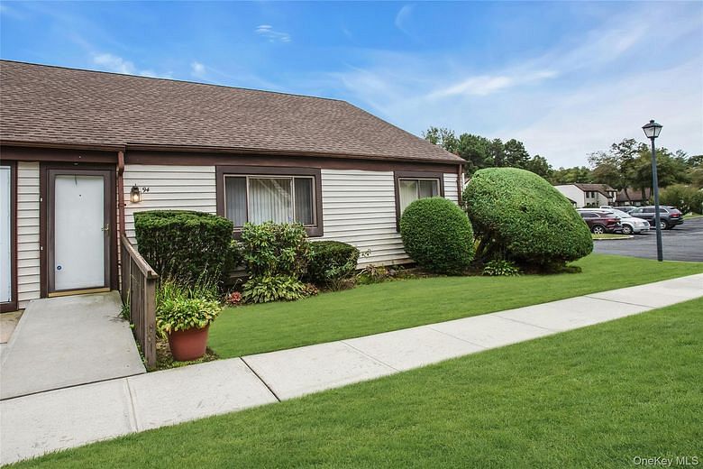 94 Gauguin Court #94