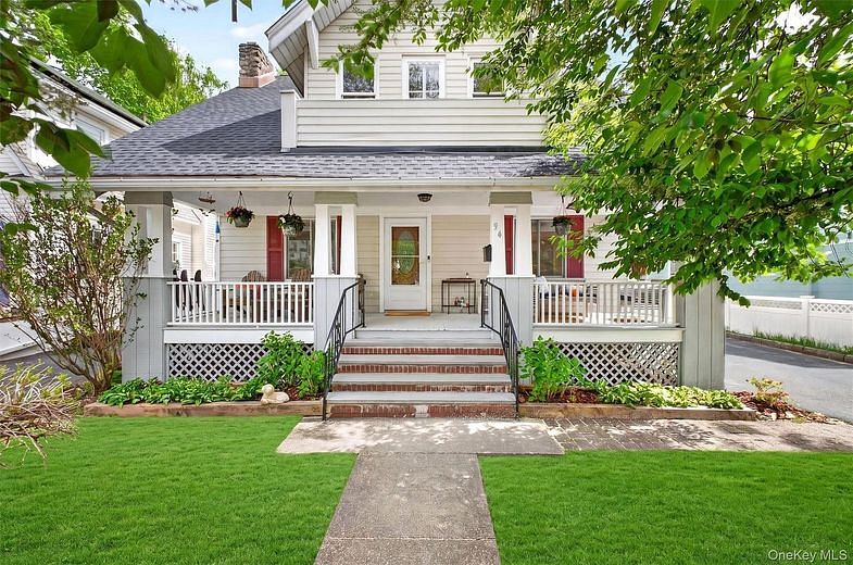 94 Hastings Avenue