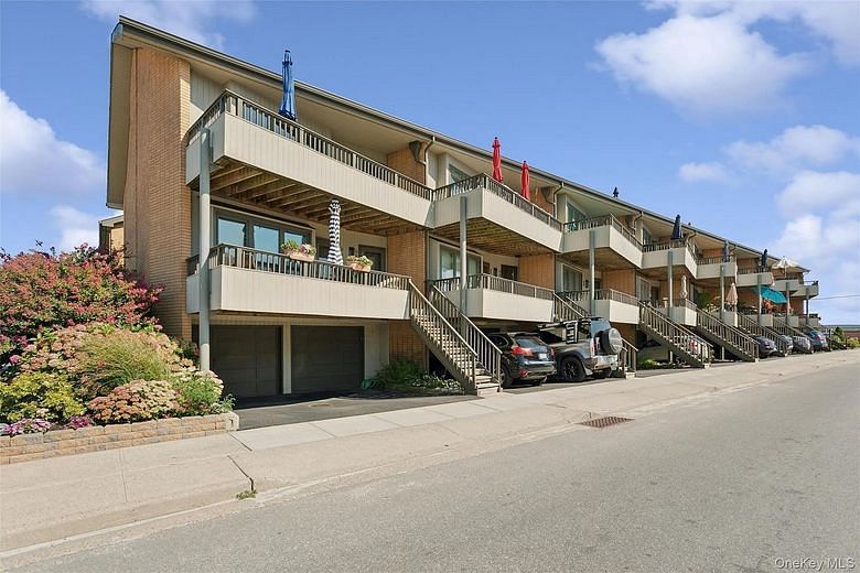 94 Pacific Boulevard