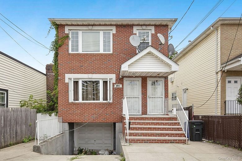 941 Crescent Street