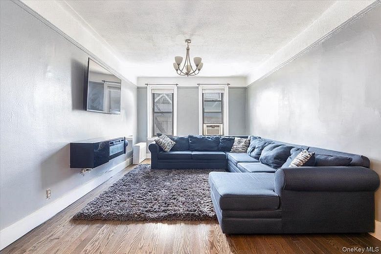 941 Jerome Avenue #1011F