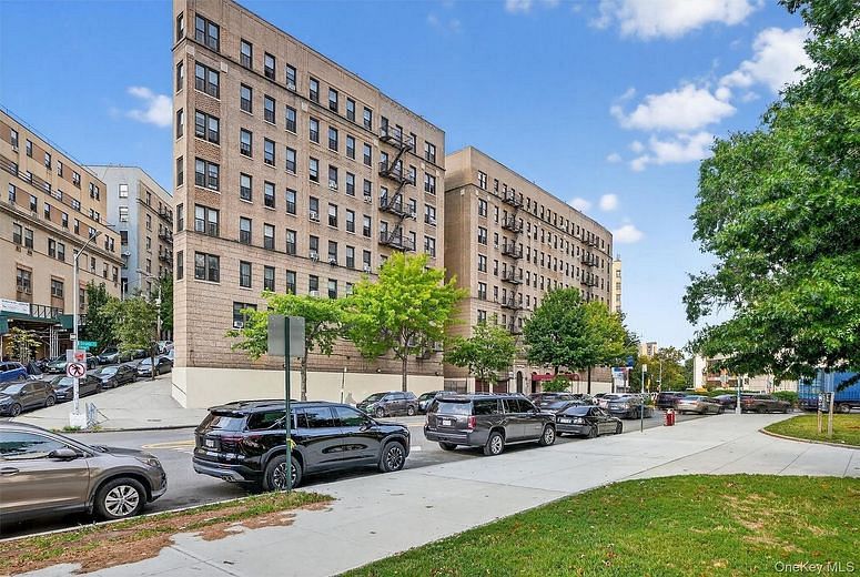 941 Jerome Avenue #12G