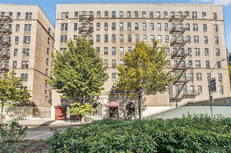 941 Jerome Avenue #8F