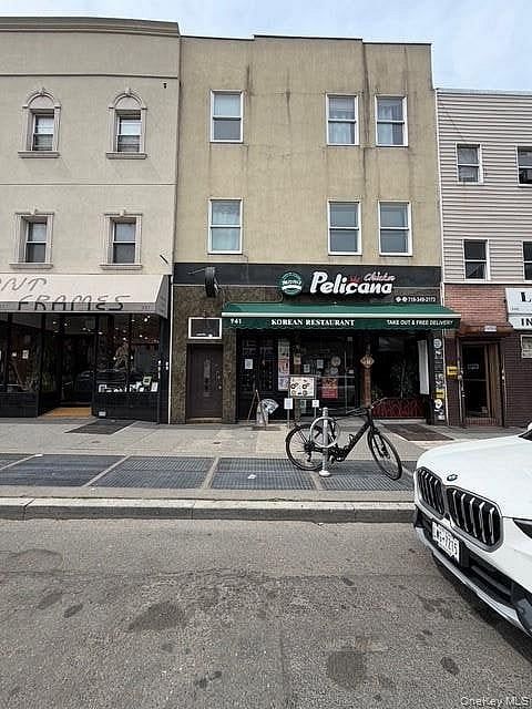 941 Manhattan Avenue