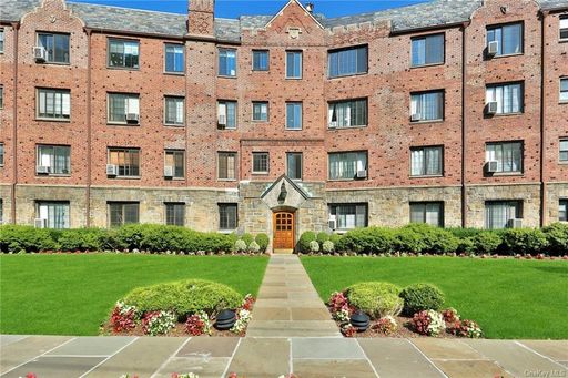 Image 1 of 20 for 914 Wynnewood Road #4L in Westchester, Pelham, NY, 10803