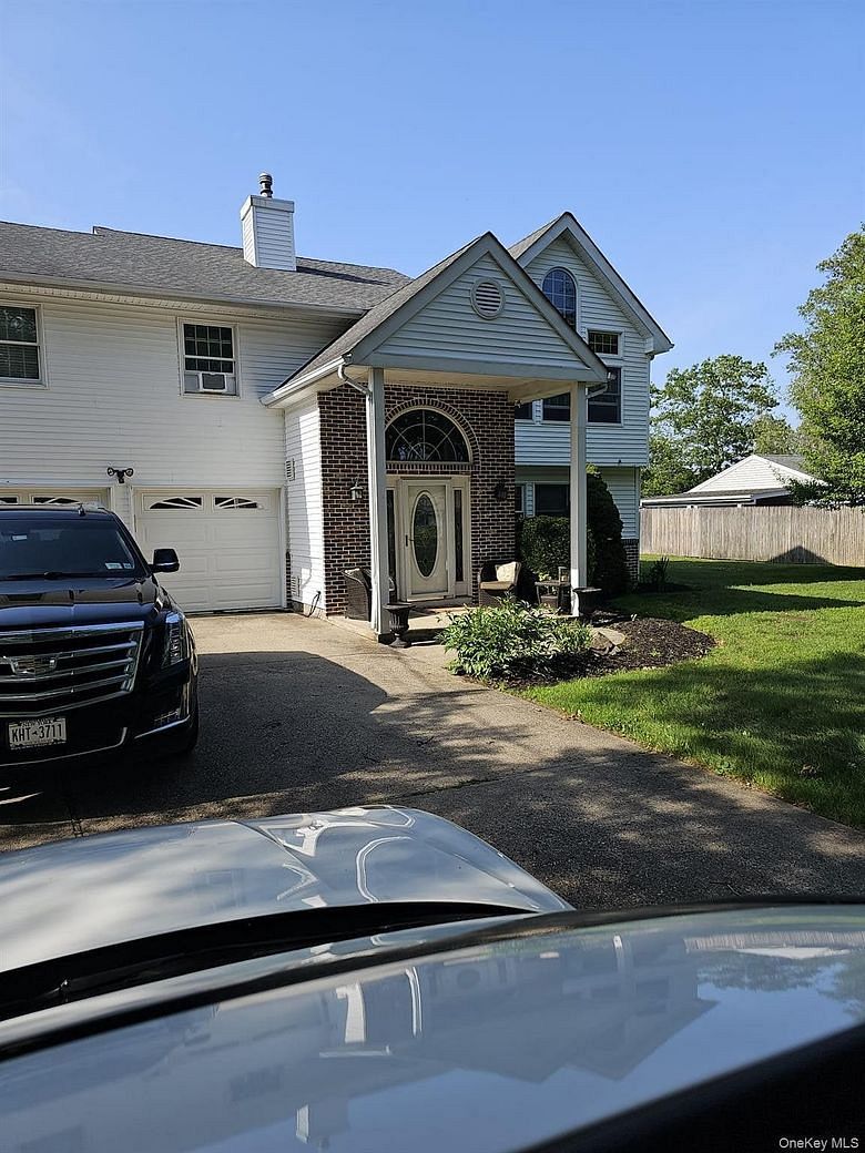 943 Macarthur Street