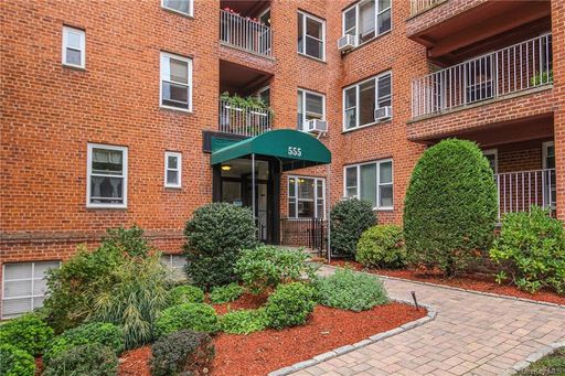 Image 1 of 24 for 555 Broadway #6H in Westchester, Hastings-on-Hudson, NY, 10706
