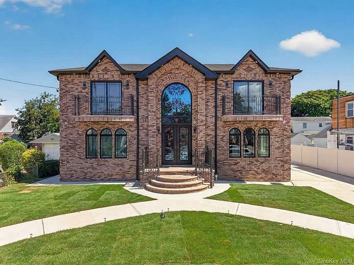 946 Cherry Lane