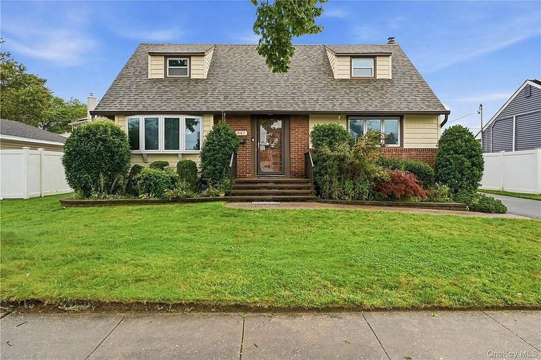 947 White Birch Lane