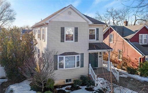 Image 1 of 31 for 10 Rose Avenue in Long Island, Floral Park, NY, 11001