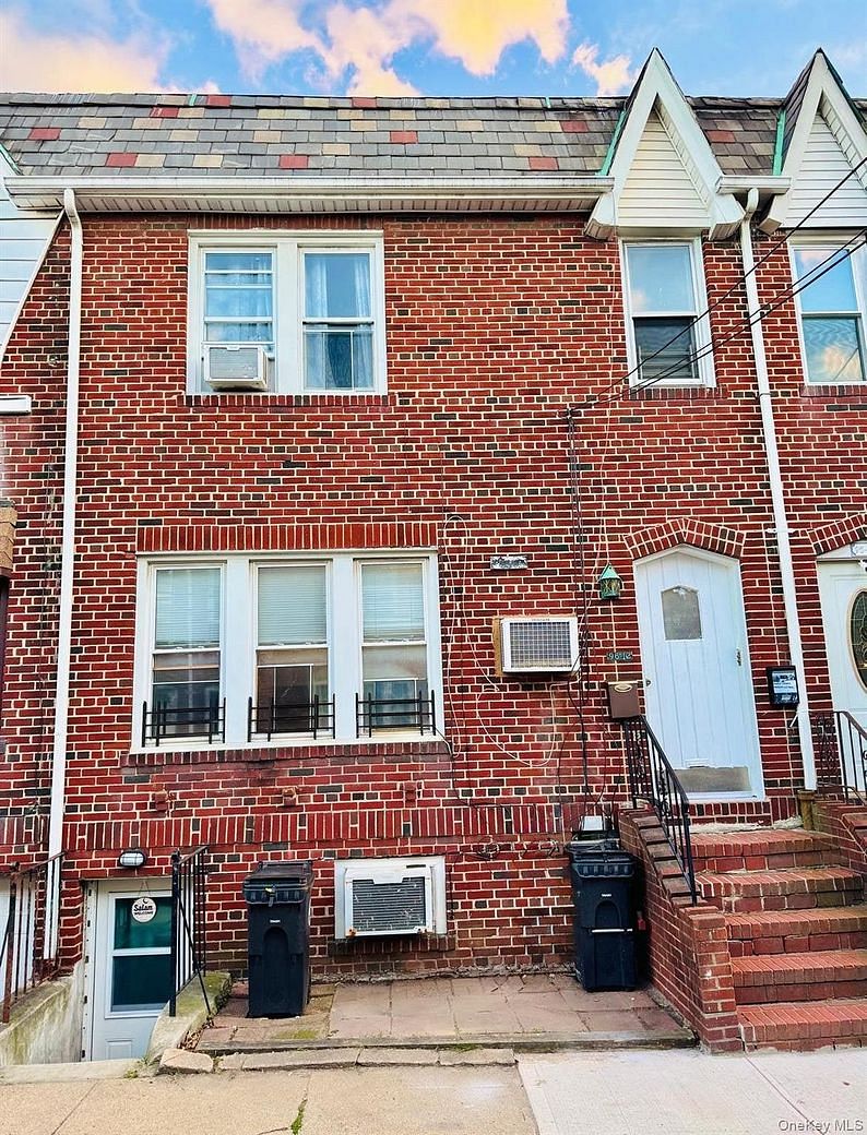 95-12 Woodhaven Court