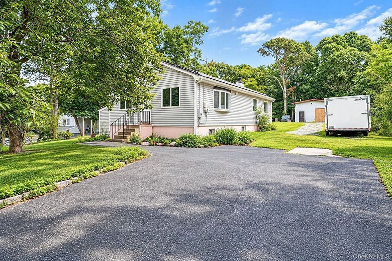 95 W Bartlett Road