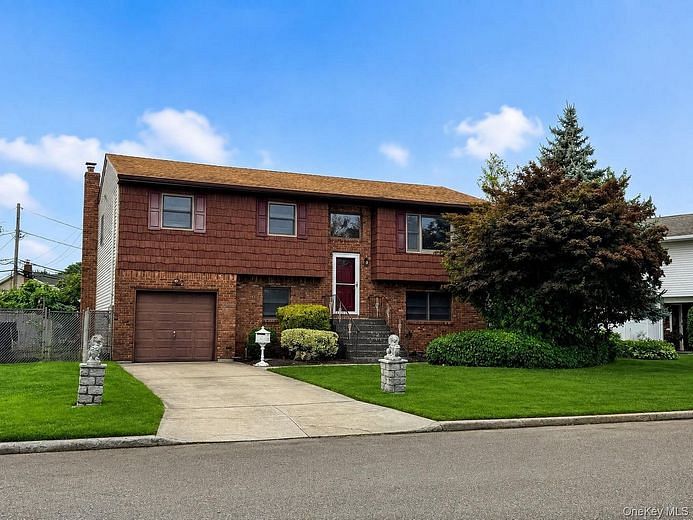 95 W Lake Drive