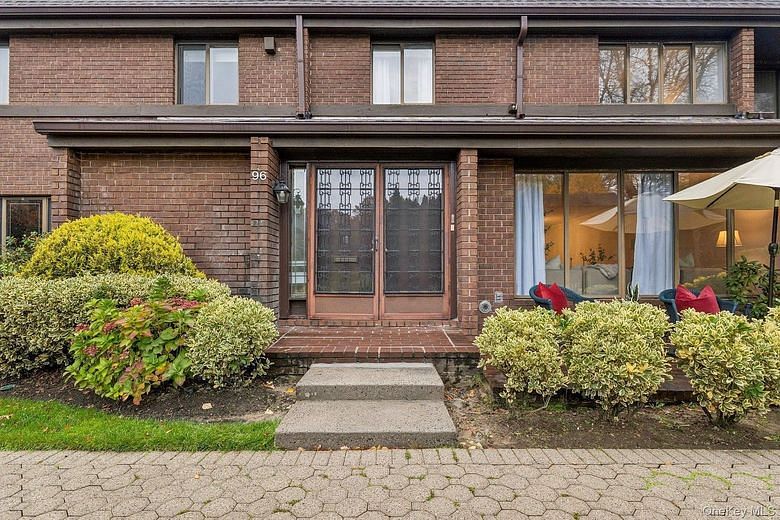 96 Acorn Ponds Drive