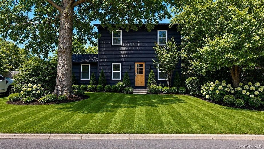 96 Grove Ave