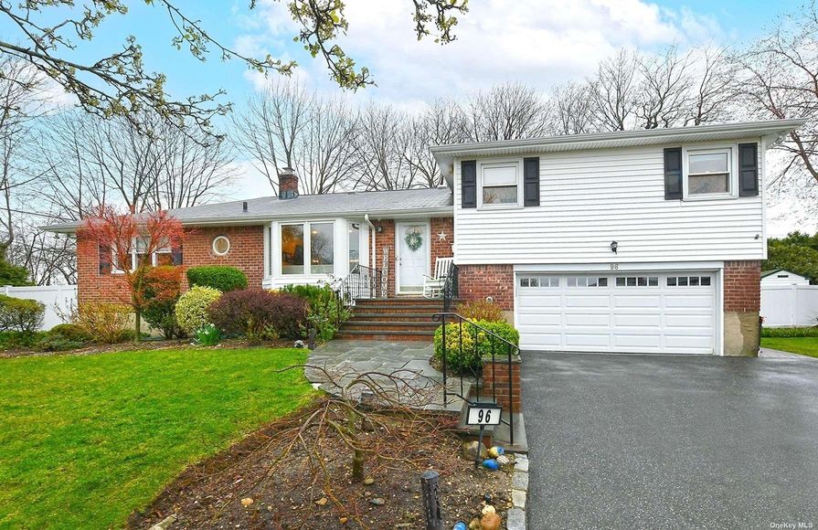 Image 1 of 21 for 96 Phipps Lane in Long Island, Plainview, NY, 11803