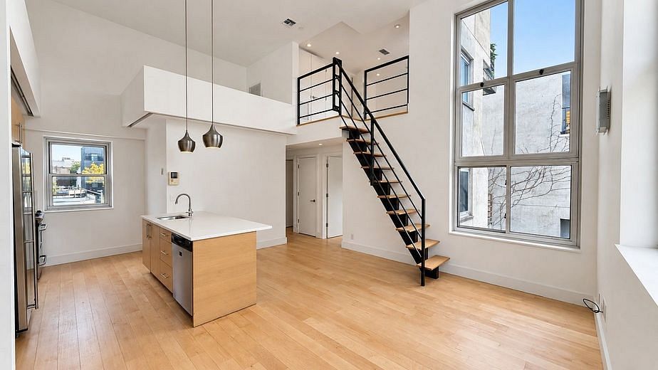 96 Woodpoint Road #3A