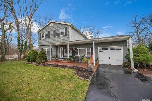 Image 1 of 32 for 4 Anker Ct in Long Island, Patchogue, NY, 11772