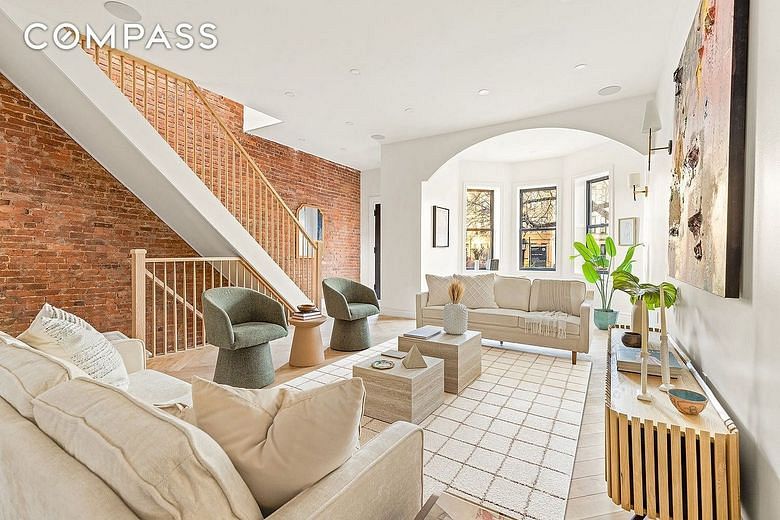 966 Saint Johns Place