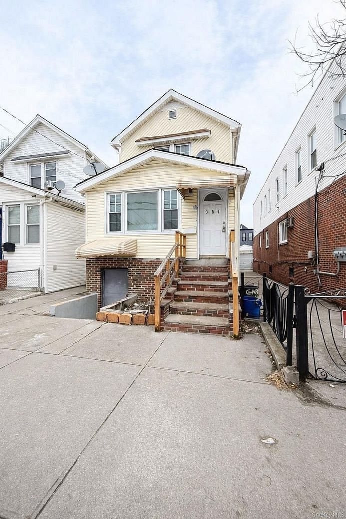 967 E 94th Street