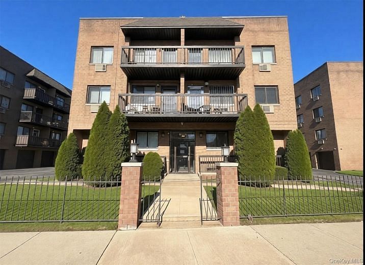 9711 N Conduit Avenue #2C