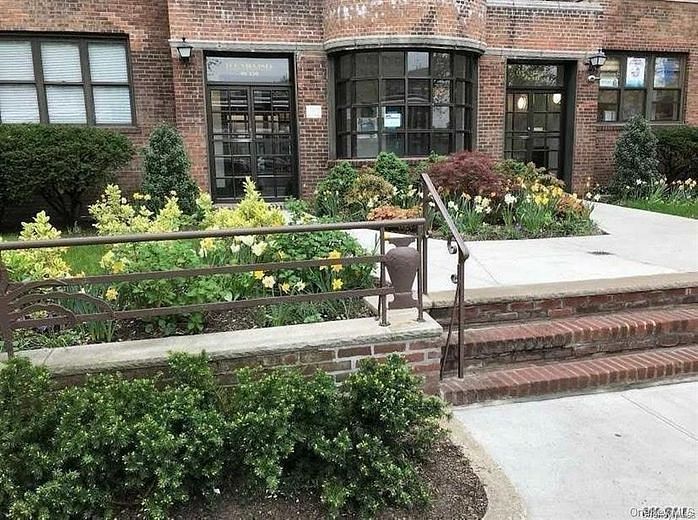 98-120 Queens Blvd #4C