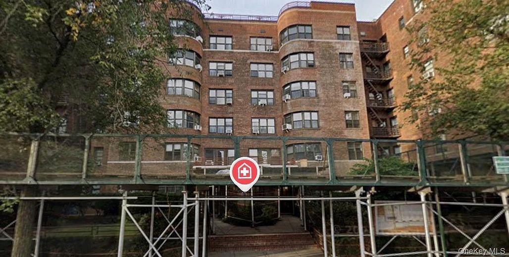 98-120 Queens Boulevard