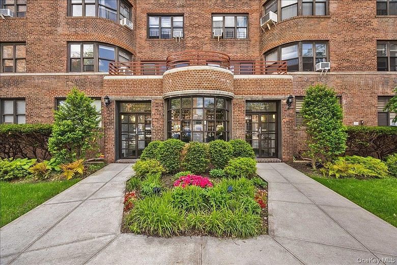 98-120 Queens Boulevard #6G