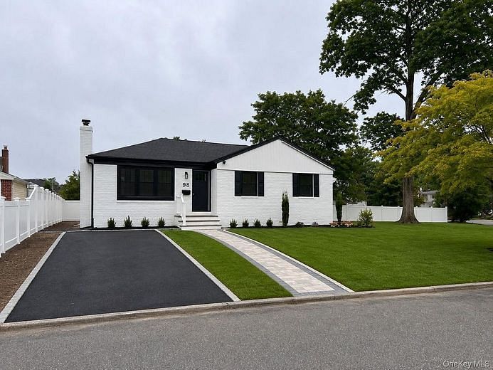 98 Beecher Road