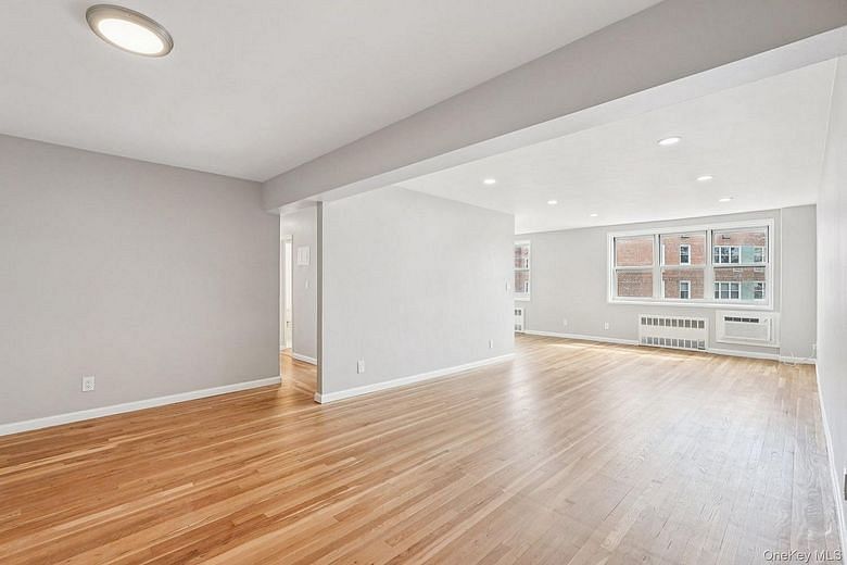 98 Dehaven Drive #4C