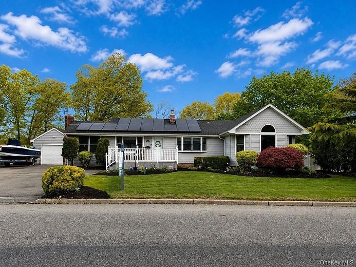 98 Fawn Lane E