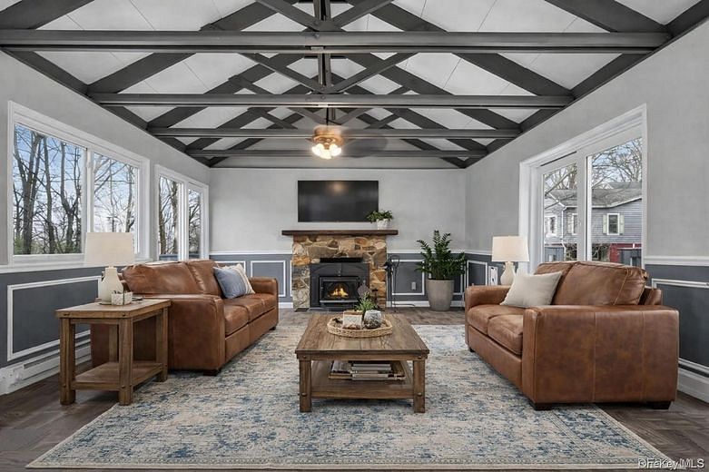 98 Mount Airy Road S