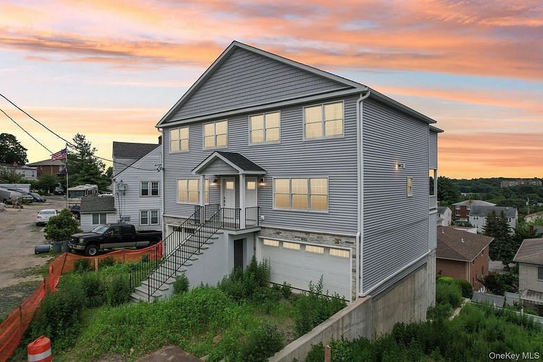 98 University Avenue