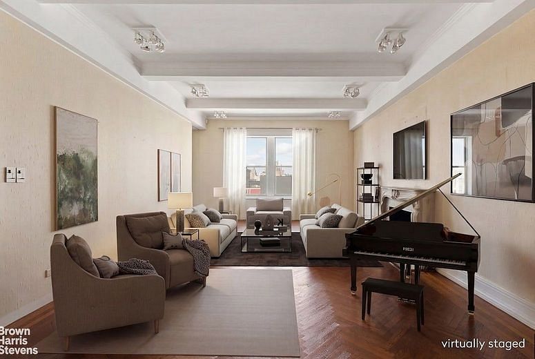 983 Park Avenue #12A