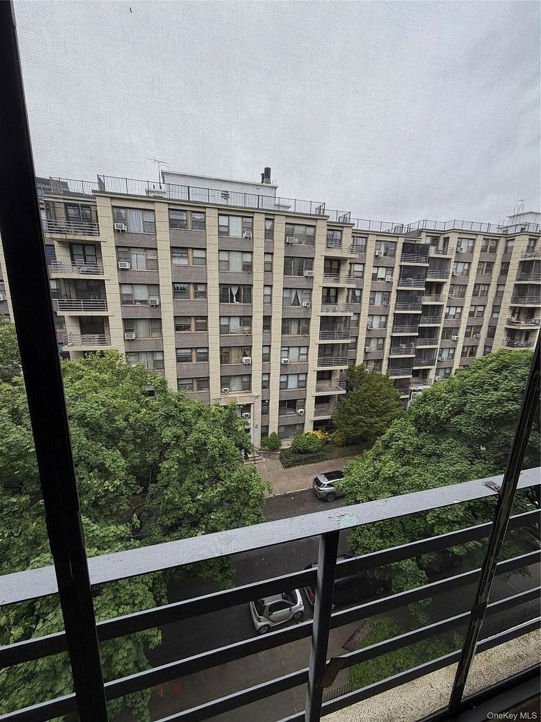 9840 64 Avenue #6G
