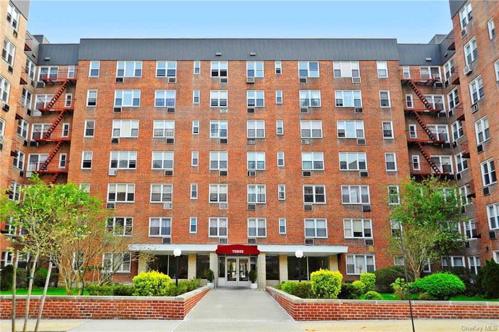 3 Sadore Lane #1S in Westchester, Yonkers, NY 10710