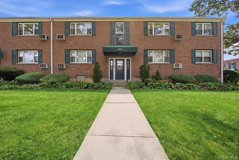 985 Fenwood Drive Dr #3