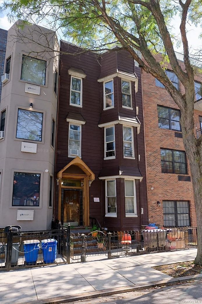 988 Madison Street