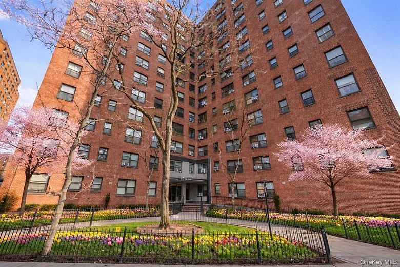 99-32 66 Road #5W