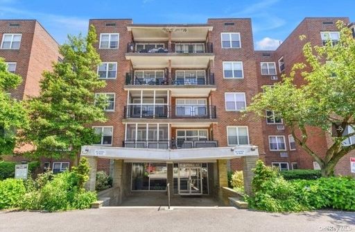 Image 1 of 14 for 99 Randall Avenue #2K in Long Island, Freeport, NY, 11520