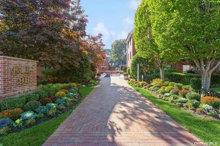 Image 1 of 22 for 99 S Park Avenue  Ave #203 in Long Island, Rockville Centre, NY, 11570
