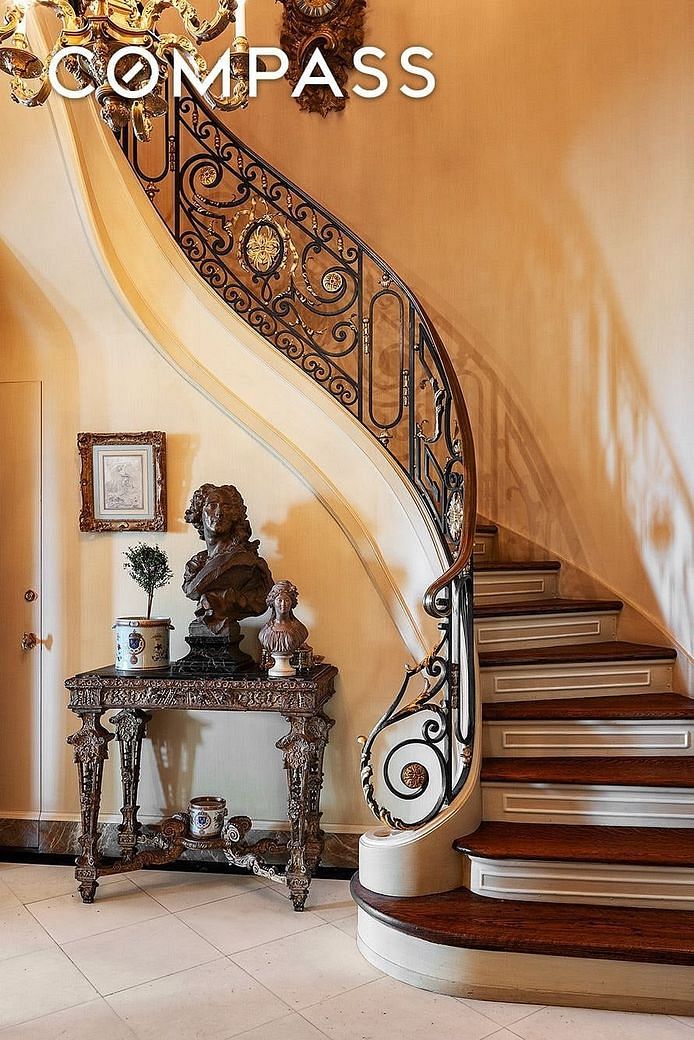 990 Fifth Avenue #8/9