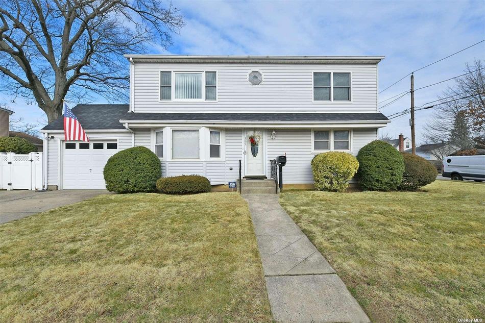 Image 1 of 26 for 385 Christopher Street in Long Island, Oceanside, NY, 11572