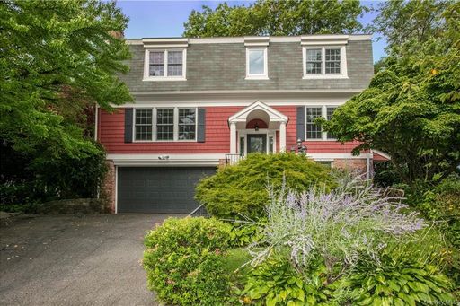 Image 1 of 26 for 10 Parkway Street in Westchester, Larchmont, NY, 10538