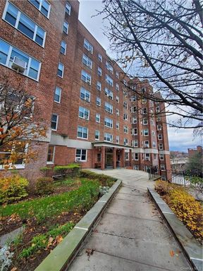 Image 1 of 14 for 280 Collins Avenue #4J in Westchester, Mount Vernon, NY, 10552