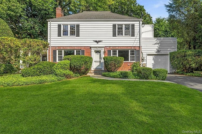 999 Knollwood Road