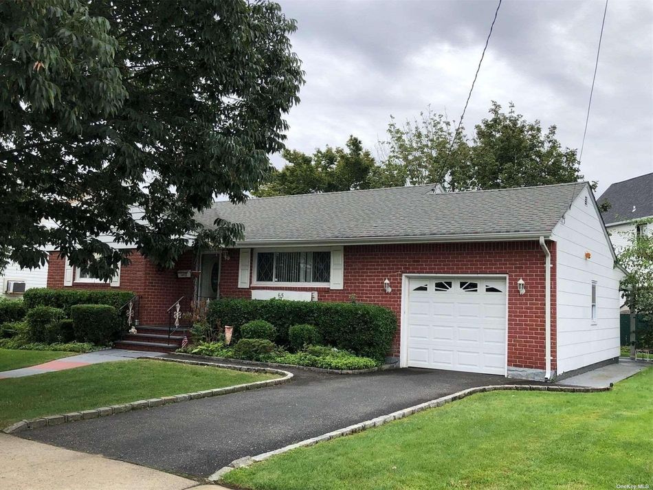 Image 1 of 27 for 65 S 4th Street in Long Island, Bethpage, NY, 11714