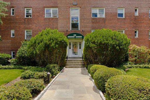 Image 1 of 12 for 450 Pelham Road #3H in Westchester, New Rochelle, NY, 10805