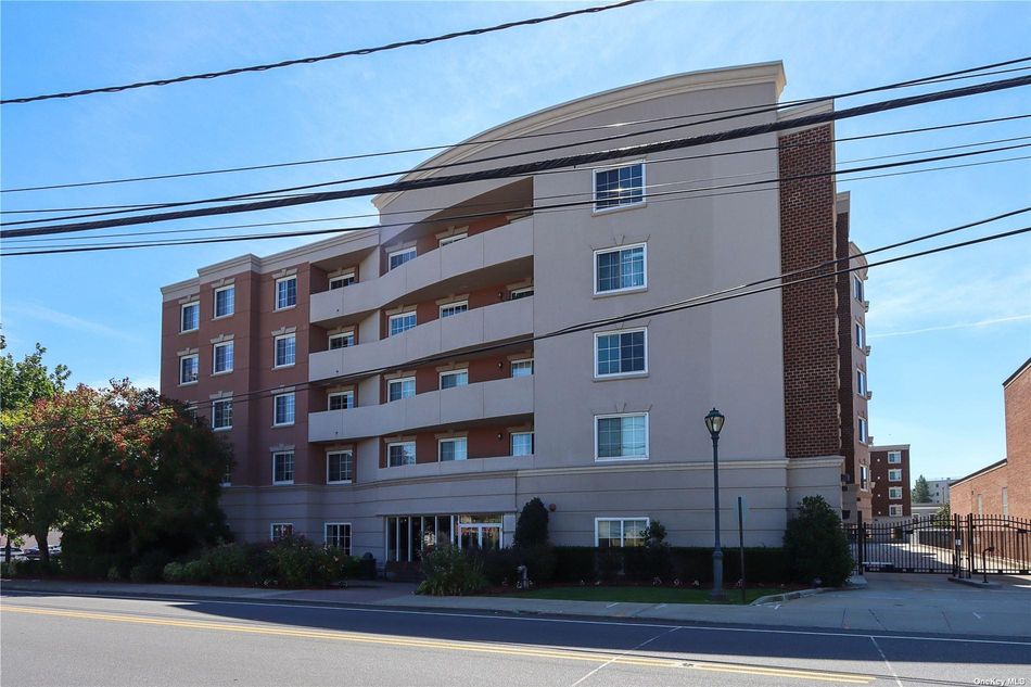 Image 1 of 28 for 242 Maple Avenue #412 in Long Island, Westbury, NY, 11590