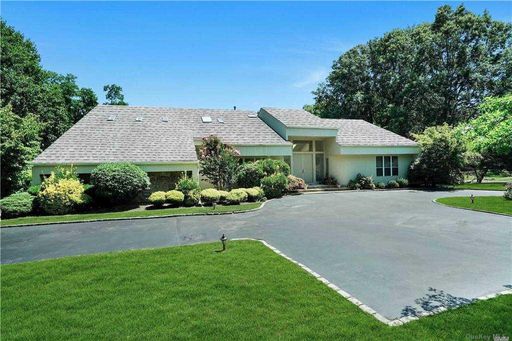 Image 1 of 35 for 5 Bridle Path Ct in Long Island, Muttontown, NY, 11545